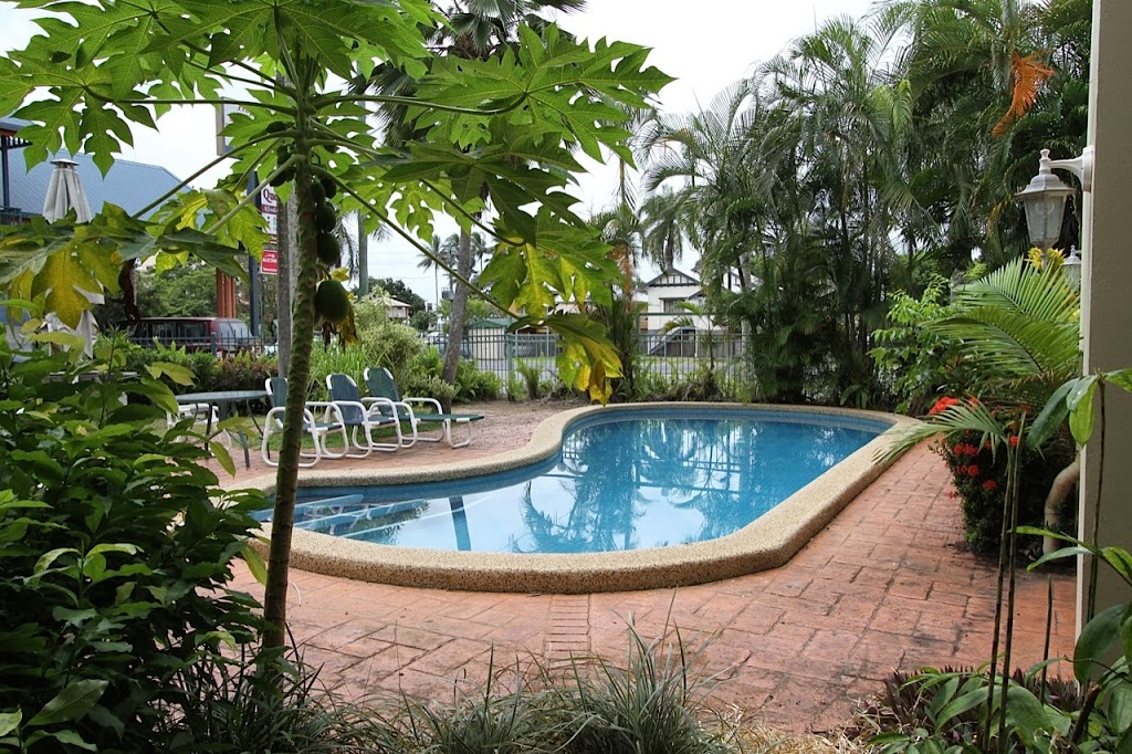 Tropical Queenslander | lodging | 287 Lake St, Cairns North QLD 4870, Australia | 0740311666 OR +61 7 4031 1666