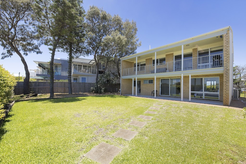 Absolute Birubi Beachfront | 55 Ocean Ave, Anna Bay NSW 2316, Australia | Phone: (02) 4044 5021