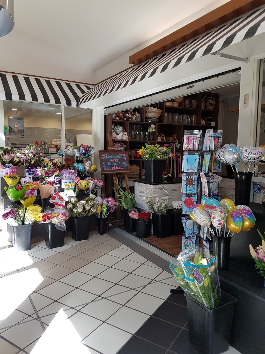 Westridge Florist | shop 17/300 West St, Toowoomba City QLD 4350, Australia | Phone: (07) 4687 6259