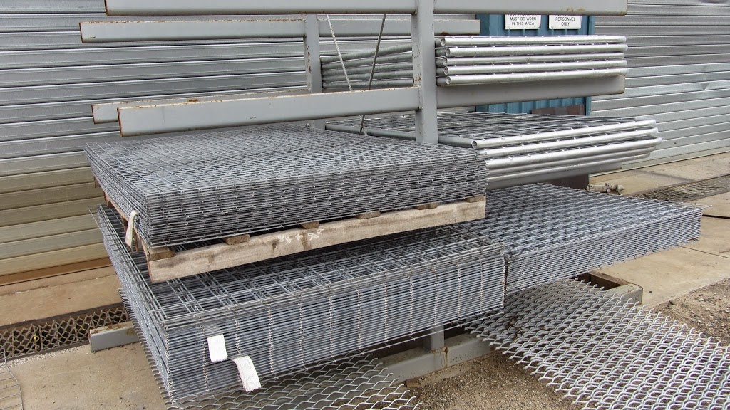 Condamine Steel and Rural |  | 82-90 Ogilvie Rd, Warwick QLD 4370, Australia | 0746615328 OR +61 7 4661 5328