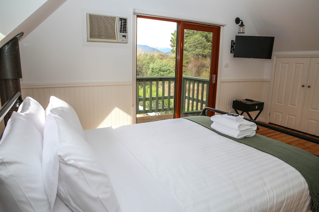 Rustic Retreat | lodging | 36 Tawonga Gap Rd, Bright VIC 3741, Australia | 0357592555 OR +61 3 5759 2555