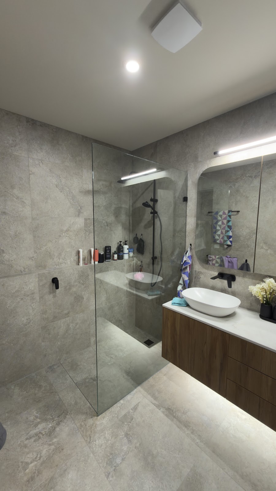 Edwards Renovations Co | 18 Miriam Dr, Yarra Glen VIC 3775, Australia | Phone: 1300 476 174