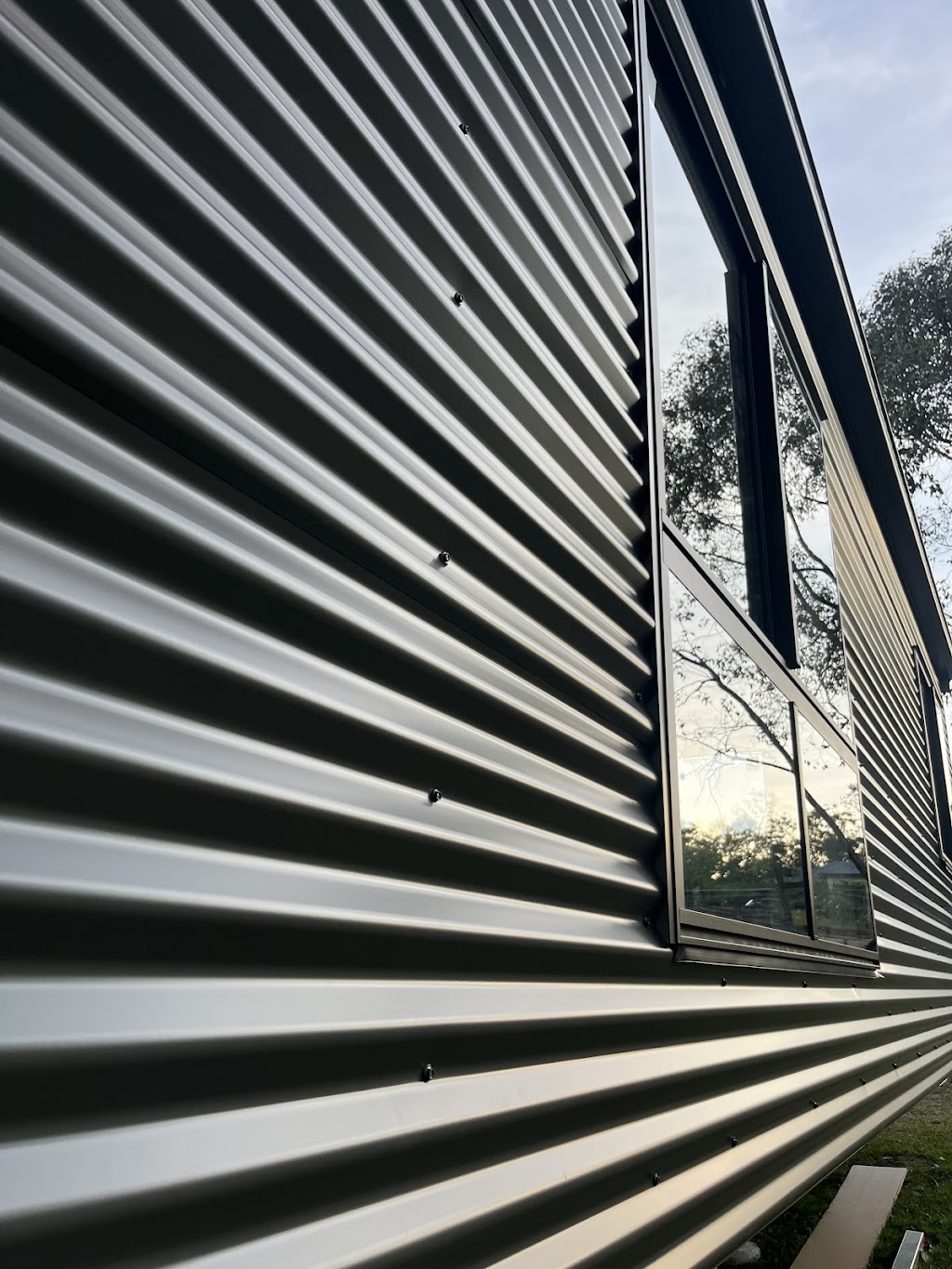 Pete’s Tiny Homes | 119-127 Herriman Ct, Jimboomba QLD 4280, Australia | Phone: 0493 657 235