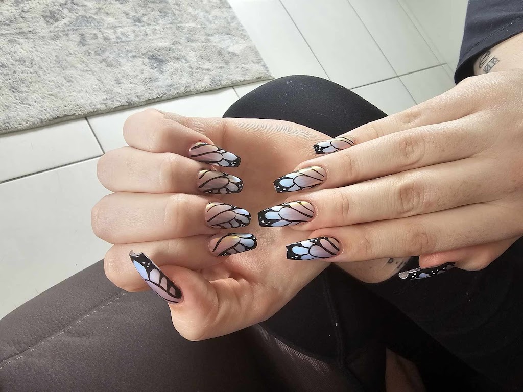 The Trend Nails and Beauty | 10 Trafalgar St, Highland Park QLD 4211, Australia | Phone: 0451 989 448