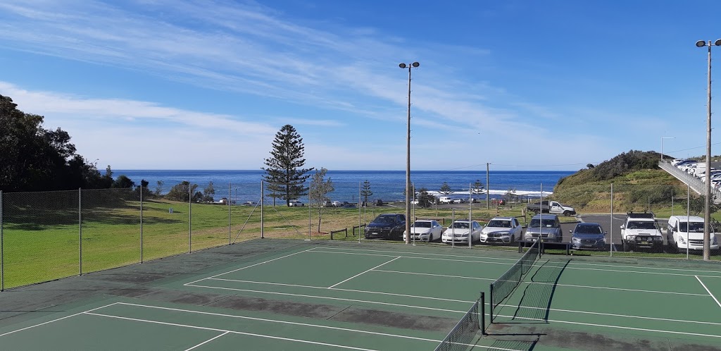 Pinecourt Tennis Club | 2 Headland Ave, Austinmer NSW 2515, Australia | Phone: 0403 354 687