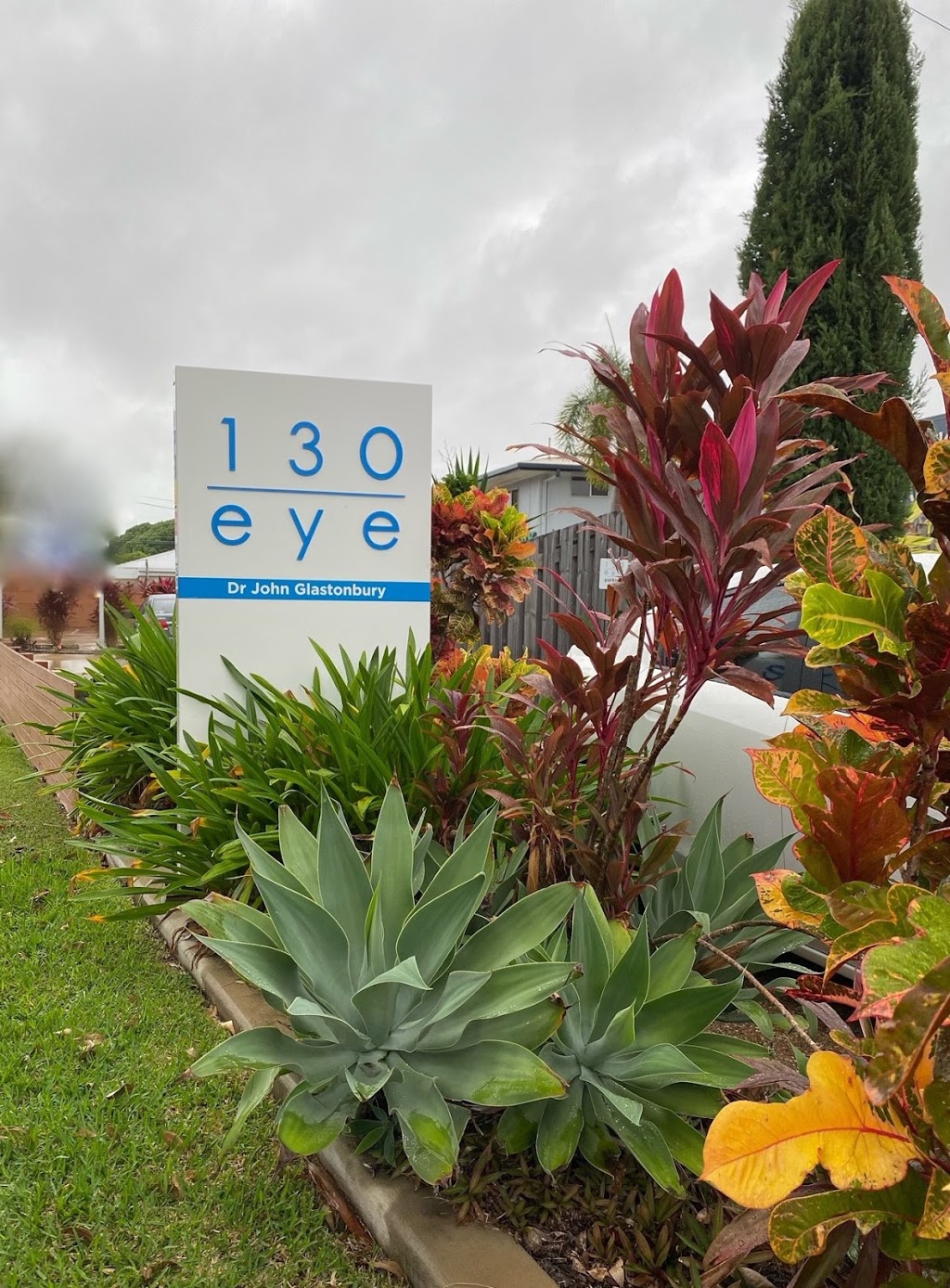 130 Eye - Doctor John Glastonbury Eye Surgeon | hospital | 130 Ross River Rd, Townsville QLD 4812, Australia | 0747798008 OR +61 7 4779 8008