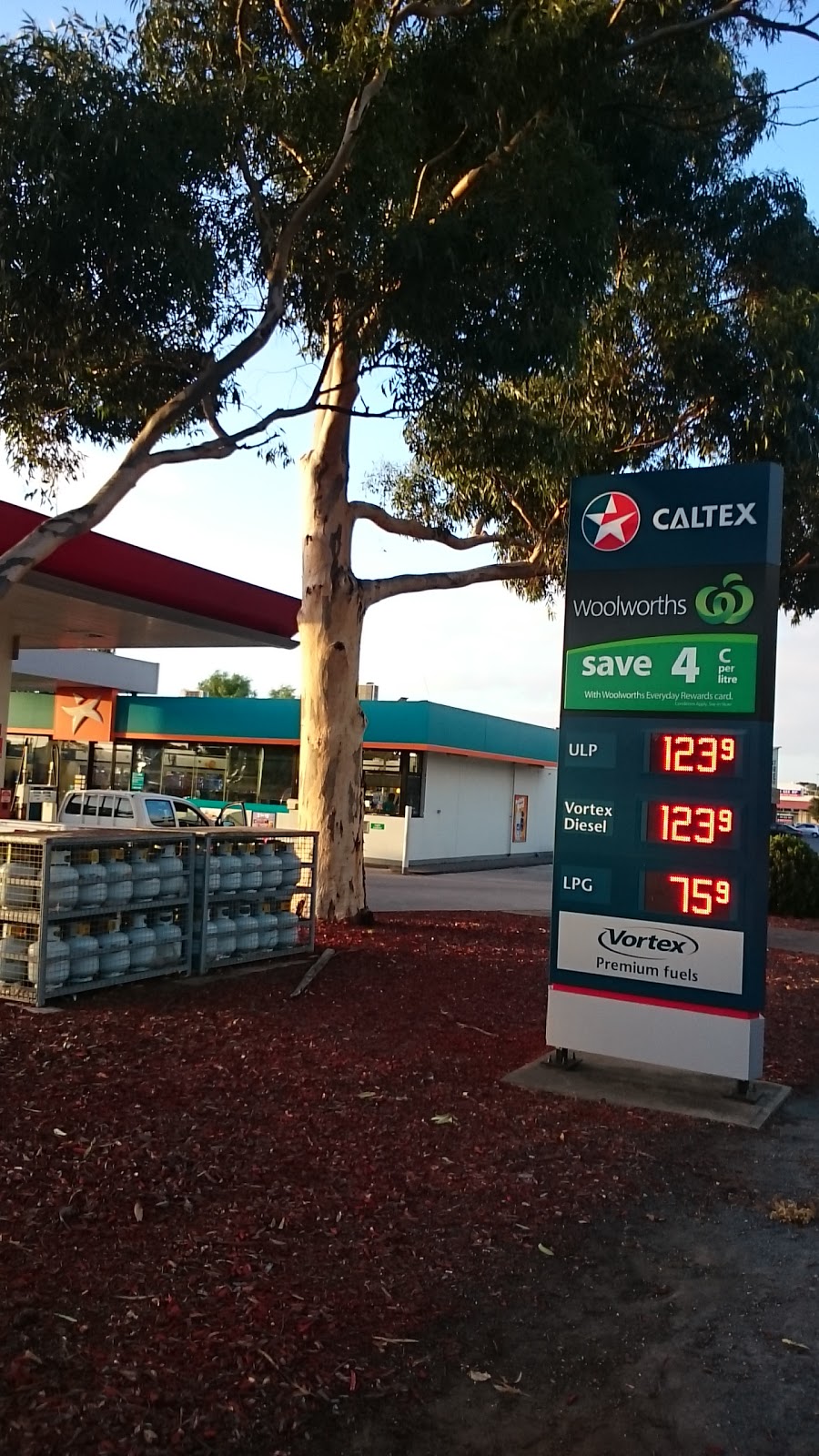 Caltex Star Mart Munno Para | gas station | Lot 23 Main N Rd, Munno Para SA 5115, Australia | 0882841713 OR +61 8 8284 1713