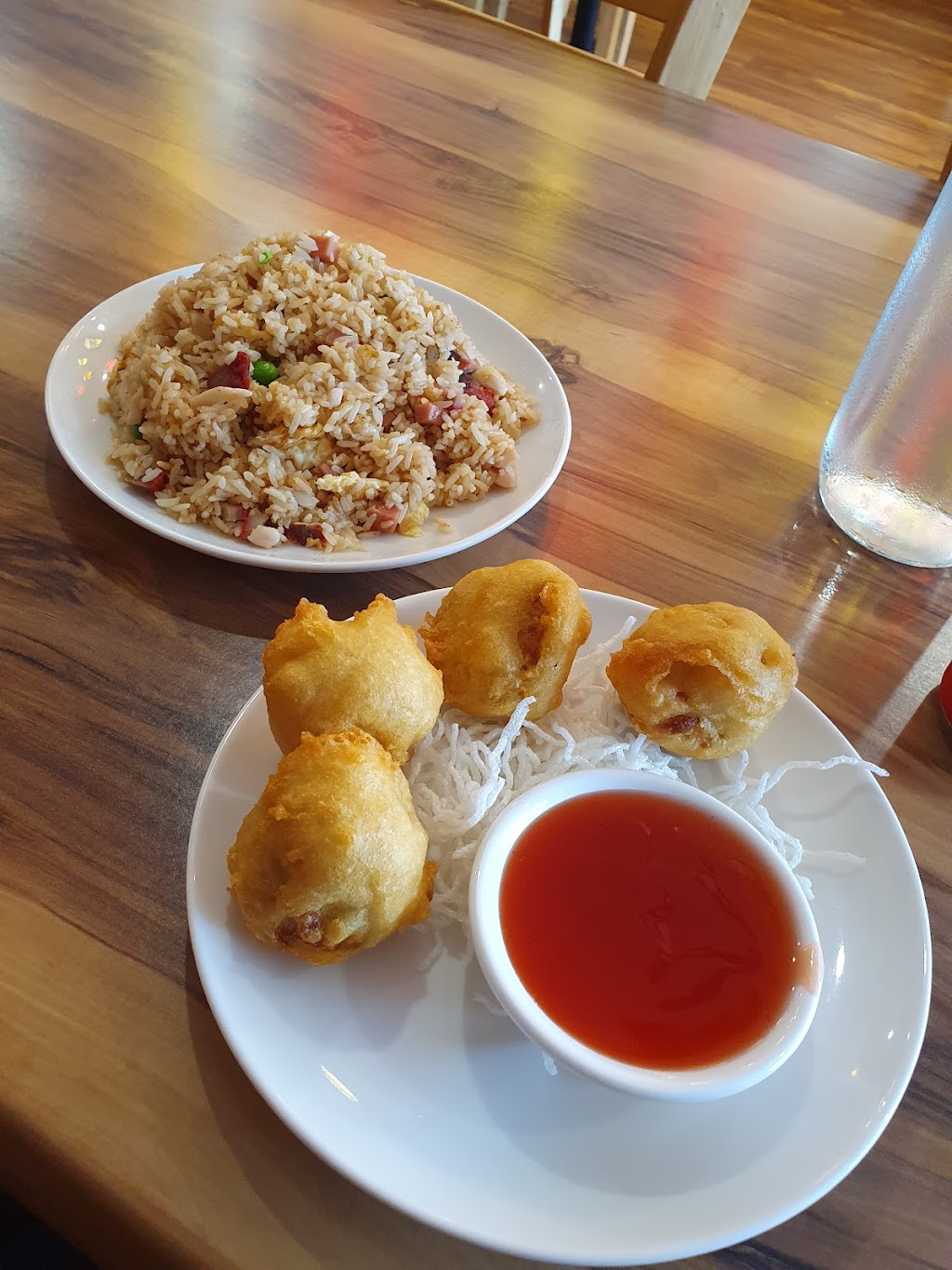 Plainland Golden Lor | 8 Echidna Pl, Plainland QLD 4341, Australia | Phone: (07) 5465 6467