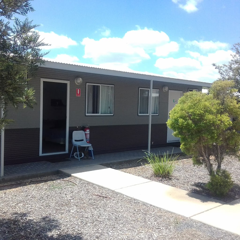 Range View Village | lodging | Manna St, Blackwater QLD 4717, Australia | 0749826261 OR +61 7 4982 6261