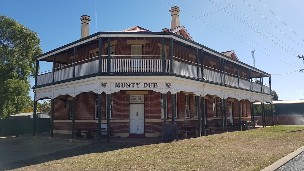 Munty Pub | Munty Pub, Crossland St, Muntadgin WA 6420, Australia | Phone: 0427 881 952