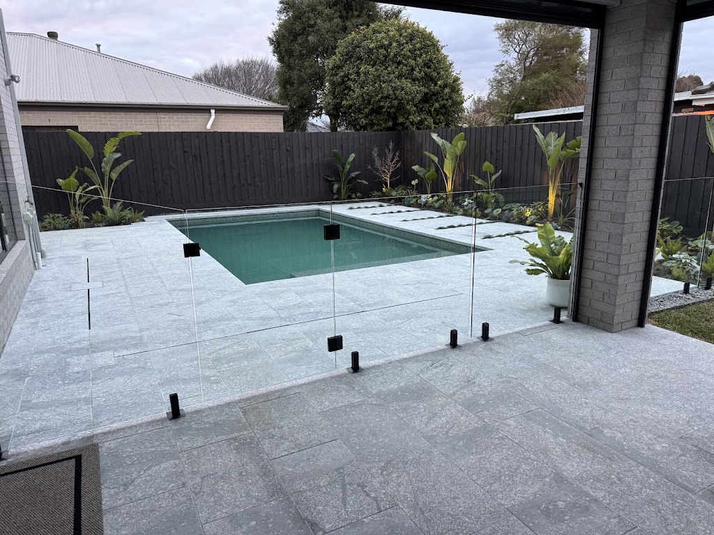 Think Frameless Glassworks | 7 Mitiamo St, Eynesbury VIC 3338, Australia | Phone: 0493 164 619