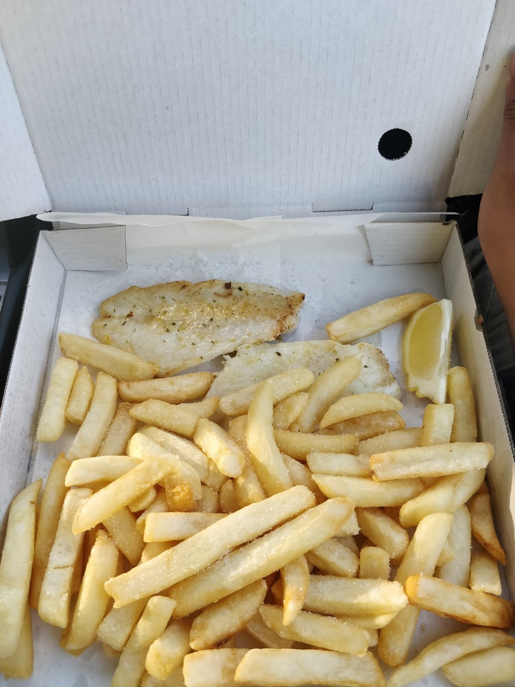 Harvey Fish And Chips | restaurant | 96 Uduc Rd, Harvey WA 6220, Australia | 0897291170 OR +61 8 9729 1170
