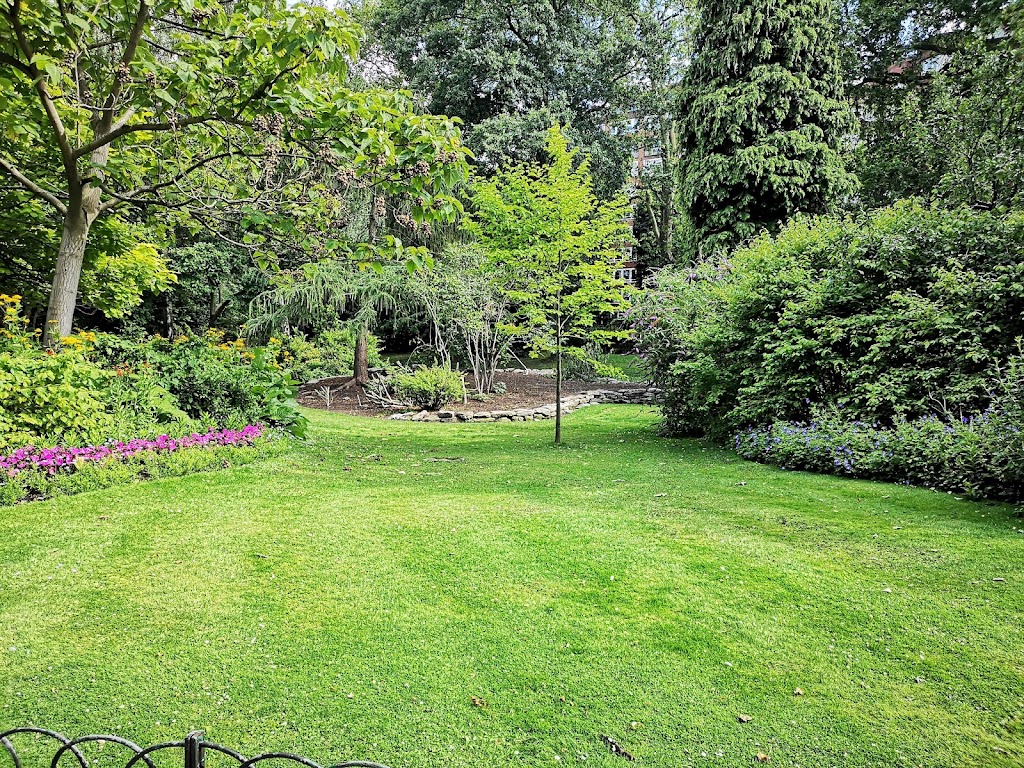 Turf Transformers Mowing & Gardening | 6 Magenta St, Clyde North VIC 3978, Australia | Phone: 0435 434 105