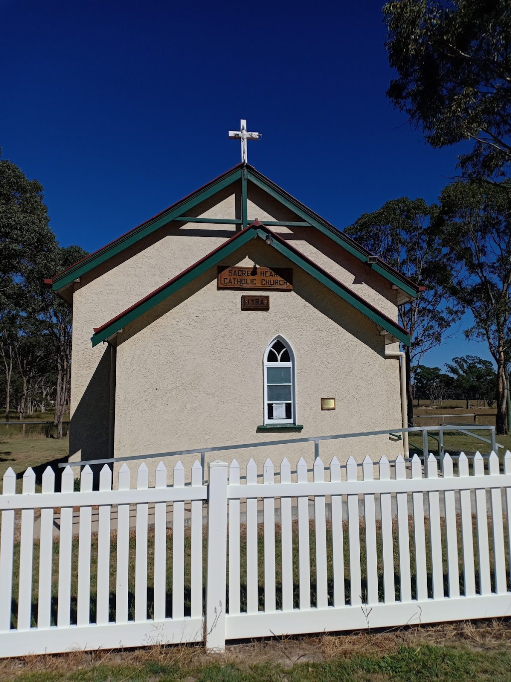 Sacred Heart Chatolic Church Lyra | church | 28608 New England Hwy, Lyra QLD 4382, Australia