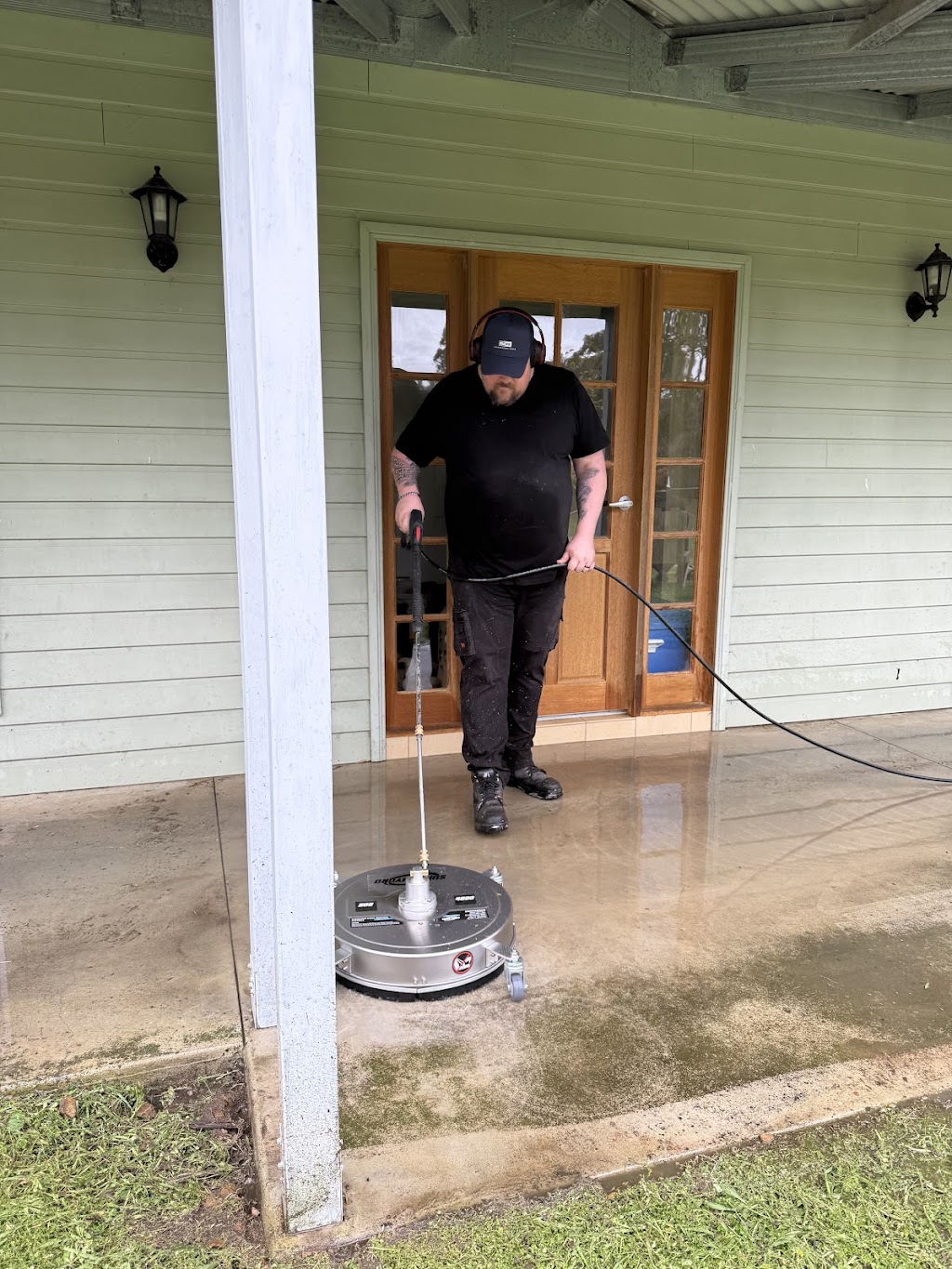 Gardners AquaShine Pressure Washing | 4 Somerville Cl, Armidale NSW 2350, Australia | Phone: 0493 662 824