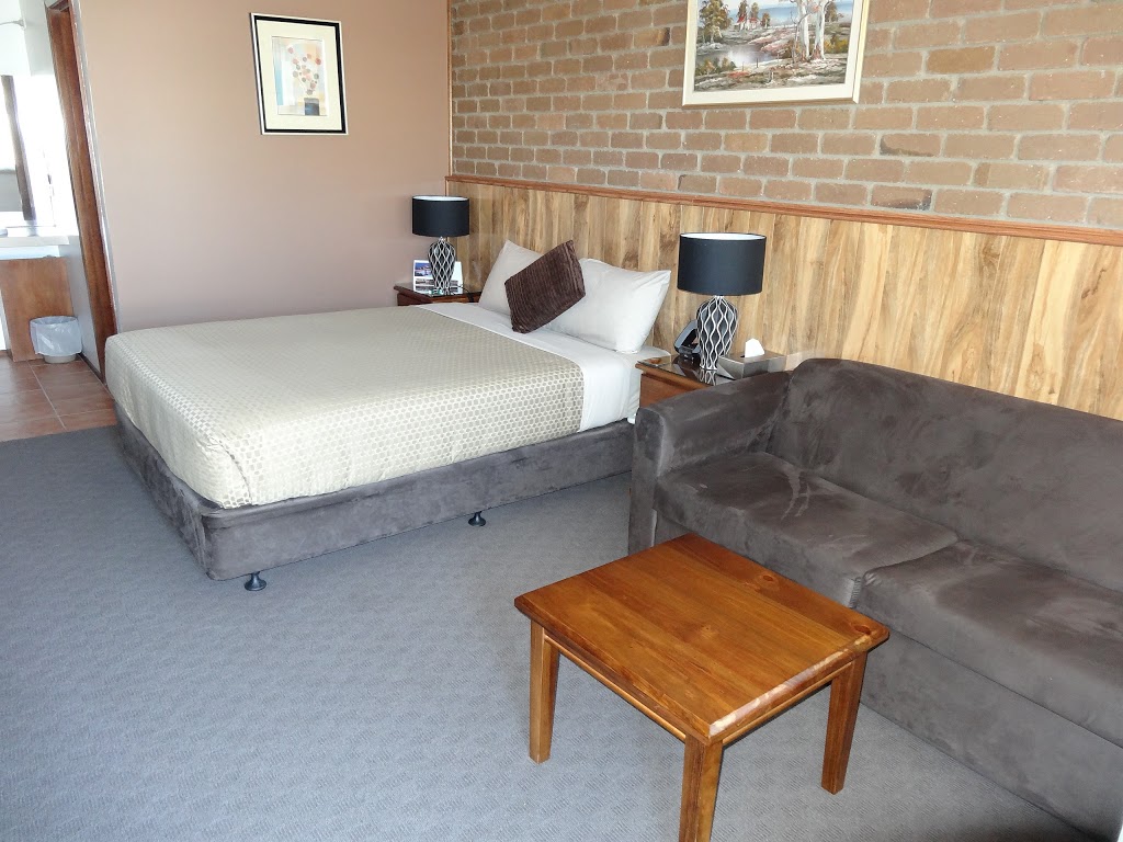 Peppinella Motel | lodging | 102 Smythes Rd, Delacombe VIC 3356, Australia | 0353359666 OR +61 3 5335 9666