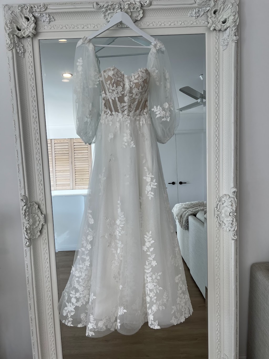 Heavenly Hems | Spanish Waters, Unit 4/500 Marine Parade, Biggera Waters QLD 4216, Australia | Phone: 0431 777 375