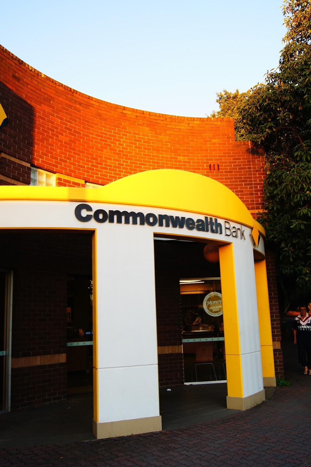 Commonwealth Bank | bank | 45 Bridge St, Muswellbrook NSW 2333, Australia | 132221 OR +61 132221