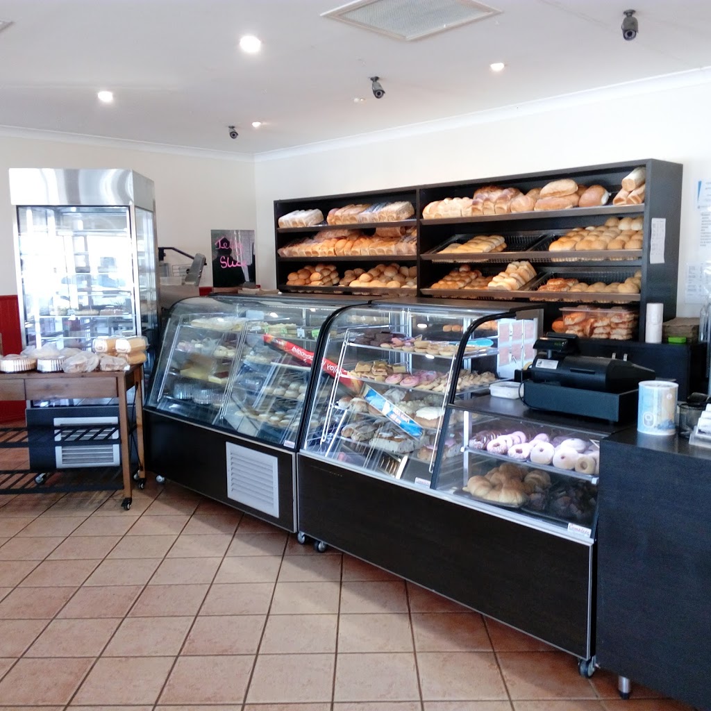 Howlong Country Bakery | bakery | 53 Hawkins St, Howlong NSW 2643, Australia | 0260265141 OR +61 2 6026 5141