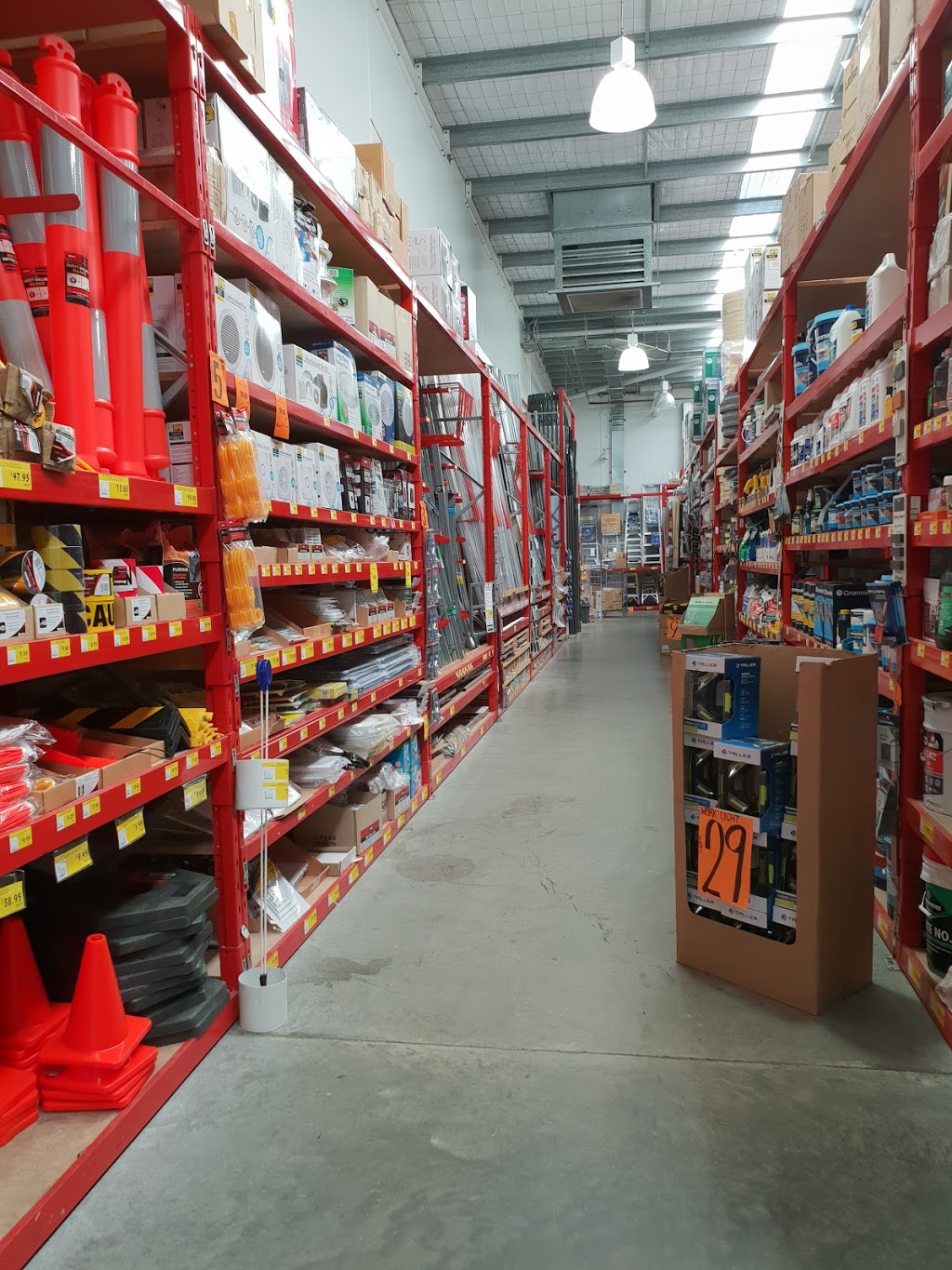 Bunnings Airlie Beach | hardware store | Corner Shute Harbour Road &, Pandanus Dr, Cannonvale QLD 4802, Australia | 0749487300 OR +61 7 4948 7300