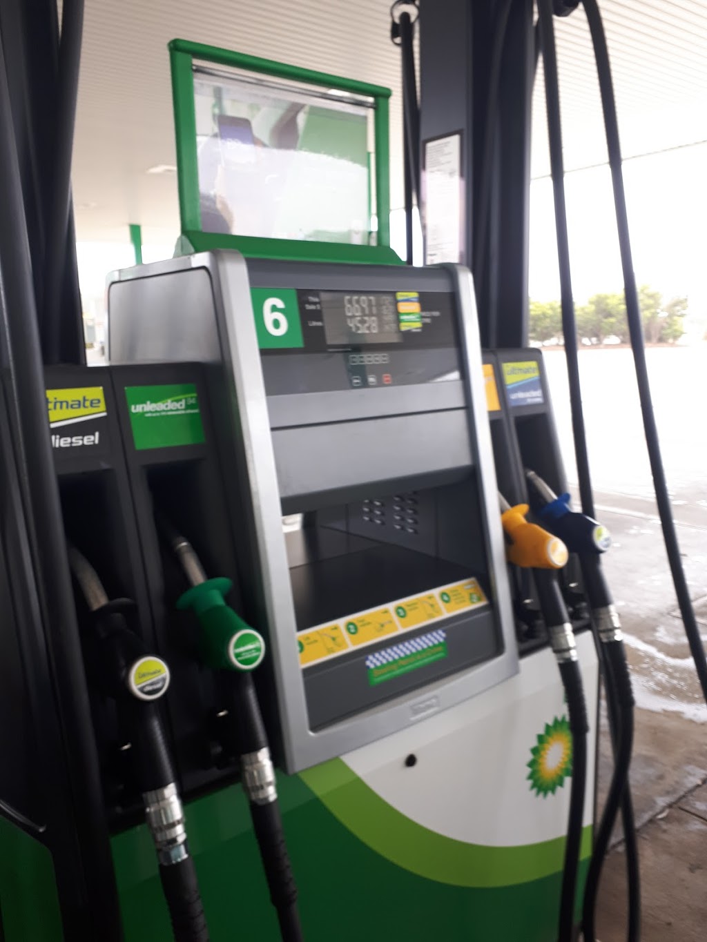 BP | gas station | Hume Hwy, Marulan NSW 2579, Australia | 0248411877 OR +61 2 4841 1877