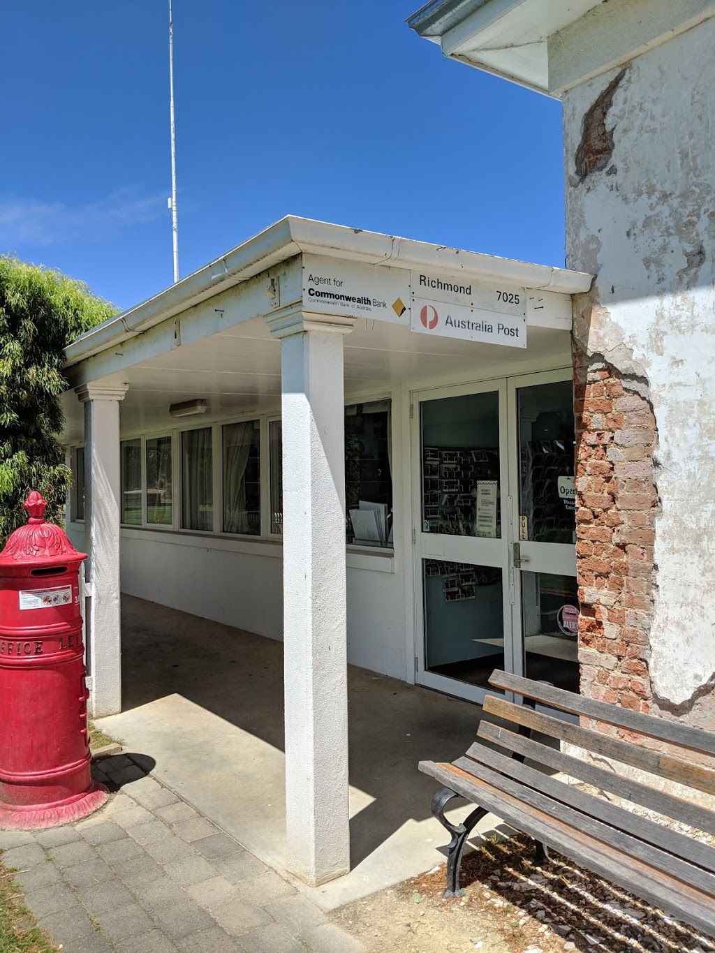 Australia Post | post office | 54 Bridge St, Richmond TAS 7025, Australia | 0362602260 OR +61 3 6260 2260