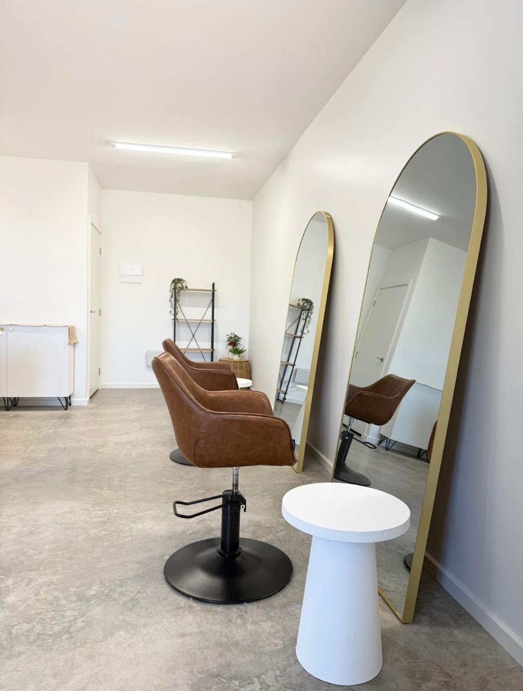 CMHAIR | 10/40 Train St, Broulee NSW 2537, Australia | Phone: 0489 244 370