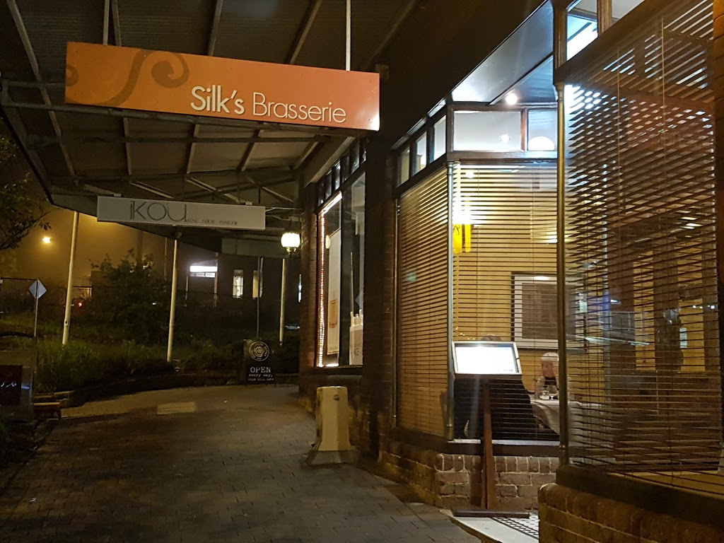 Silks Brasserie | restaurant | 128 Leura Mall, Leura NSW 2780, Australia | 0247842534 OR +61 2 4784 2534