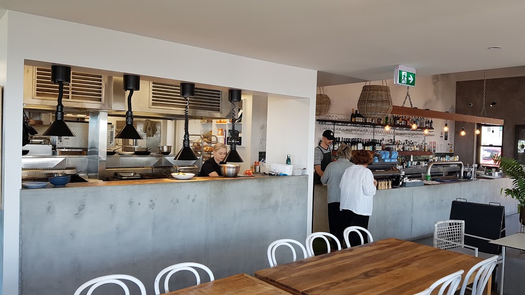 The Hill Bar & Kitchen | restaurant | 98 Fern St, Gerringong NSW 2534, Australia | 0402345348 OR +61 402 345 348