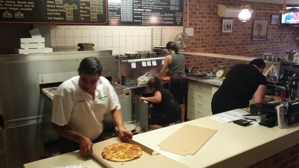 Parkview Pizza | restaurant | 355 Carrington Rd, Londonderry NSW 2753, Australia | 0245784492 OR +61 2 4578 4492