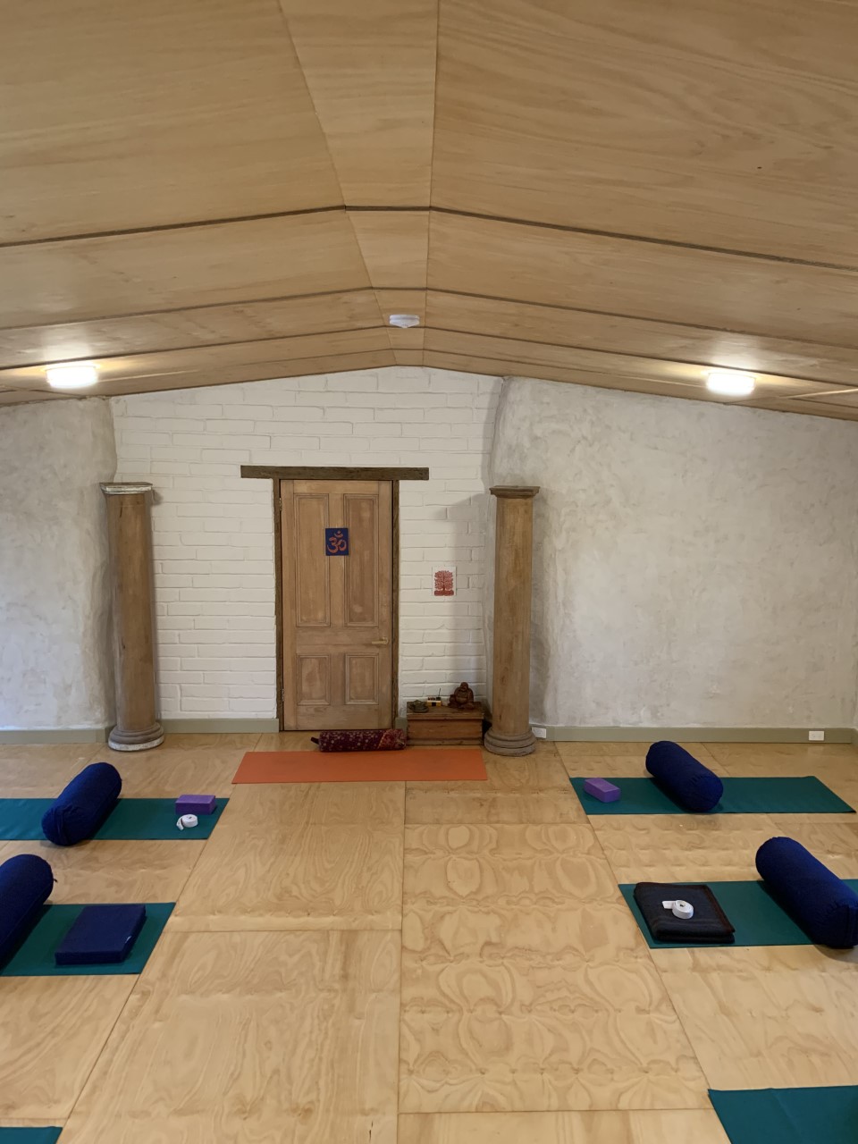 Kate Pell Yoga Studio Kangaroo Valley | 535 Jacks Corner Rd, Kangaroo Valley NSW 2577, Australia | Phone: 0432 598 582