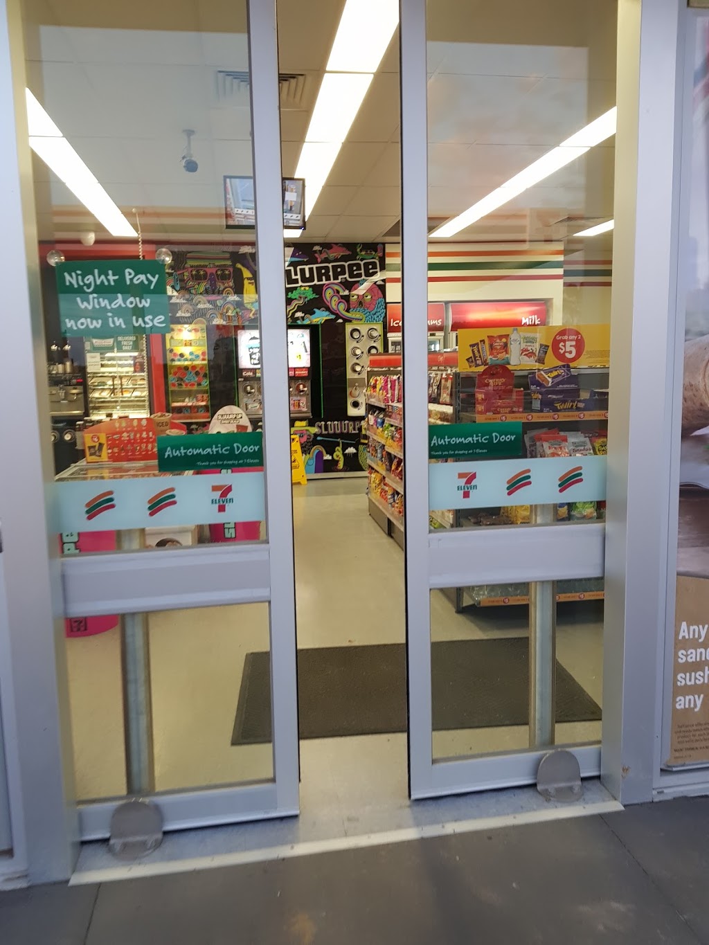 7-Eleven Armstrong Creek | convenience store | 722-770 Barwon Heads Rd, Armstrong Creek VIC 3217, Australia