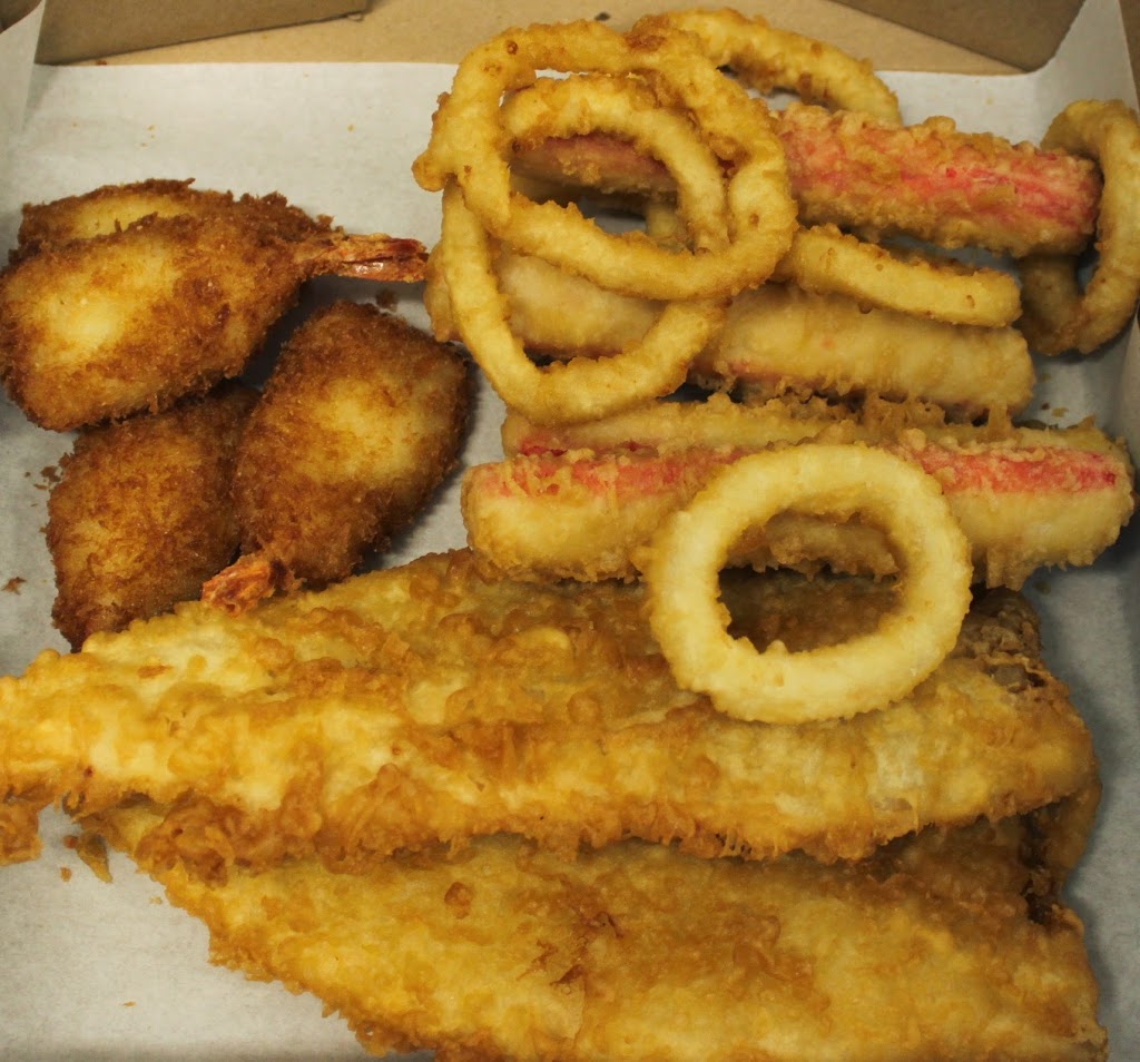 Waratah Fish n Chips | meal takeaway | 98 Waratah Blvd, Canning Vale WA 6155, Australia | 0894554422 OR +61 8 9455 4422