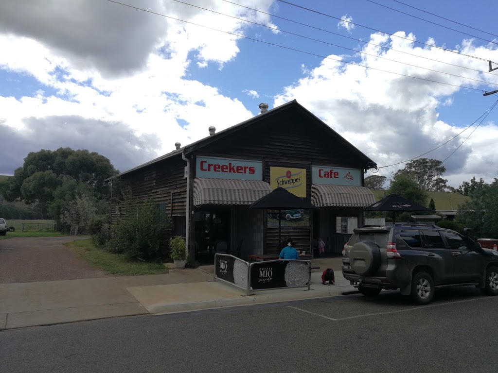 Creekers Cafe & Takeaway | 6864 Great Alpine Rd, Swifts Creek VIC 3896, Australia | Phone: (03) 5159 4272