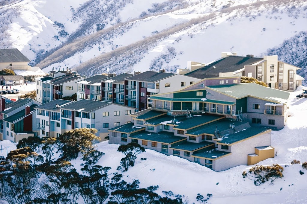 Alpine Heights Hotham | 6 Lawlers Ct, Mt Hotham VIC 3741, Australia | Phone: (03) 5759 3568