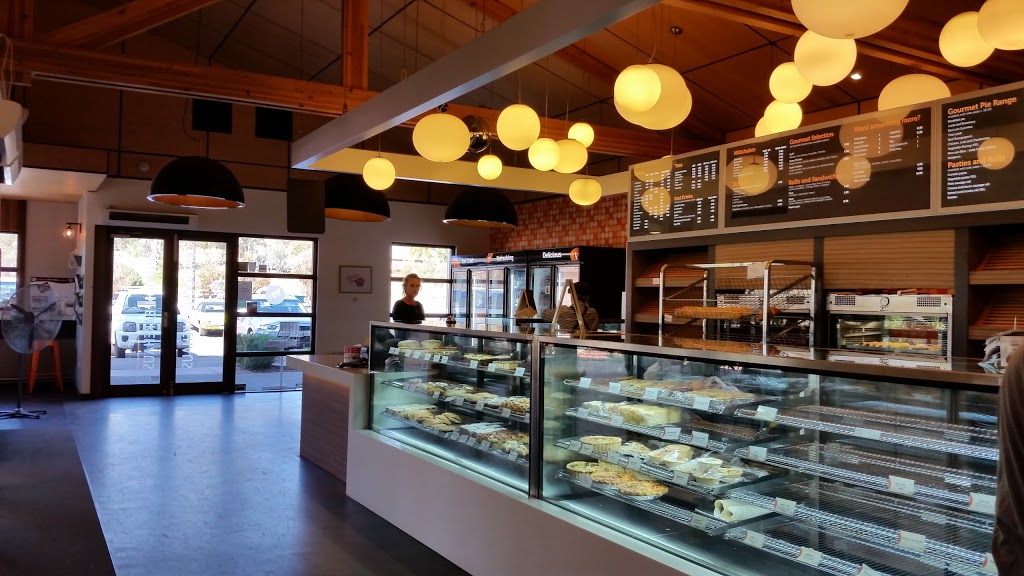 Bindoon Bakehaus | bakery | 27 Binda Pl, Bindoon WA 6502, Australia | 0895760069 OR +61 8 9576 0069