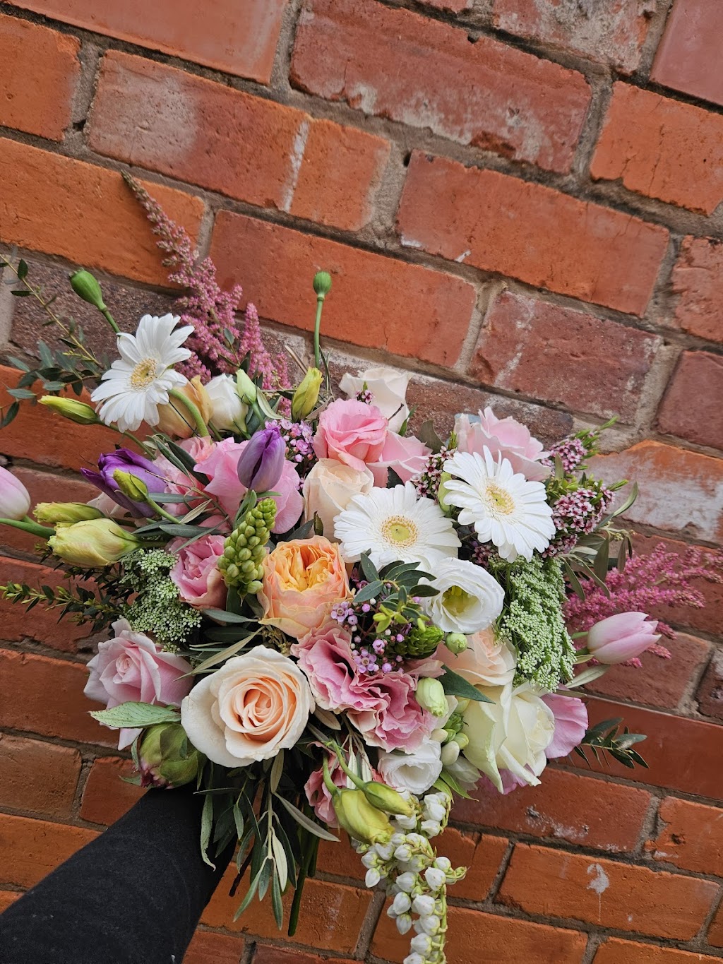 Blooms On Bridge | 170 Racecourse Rd, Benalla VIC 3672, Australia | Phone: (03) 5762 5588