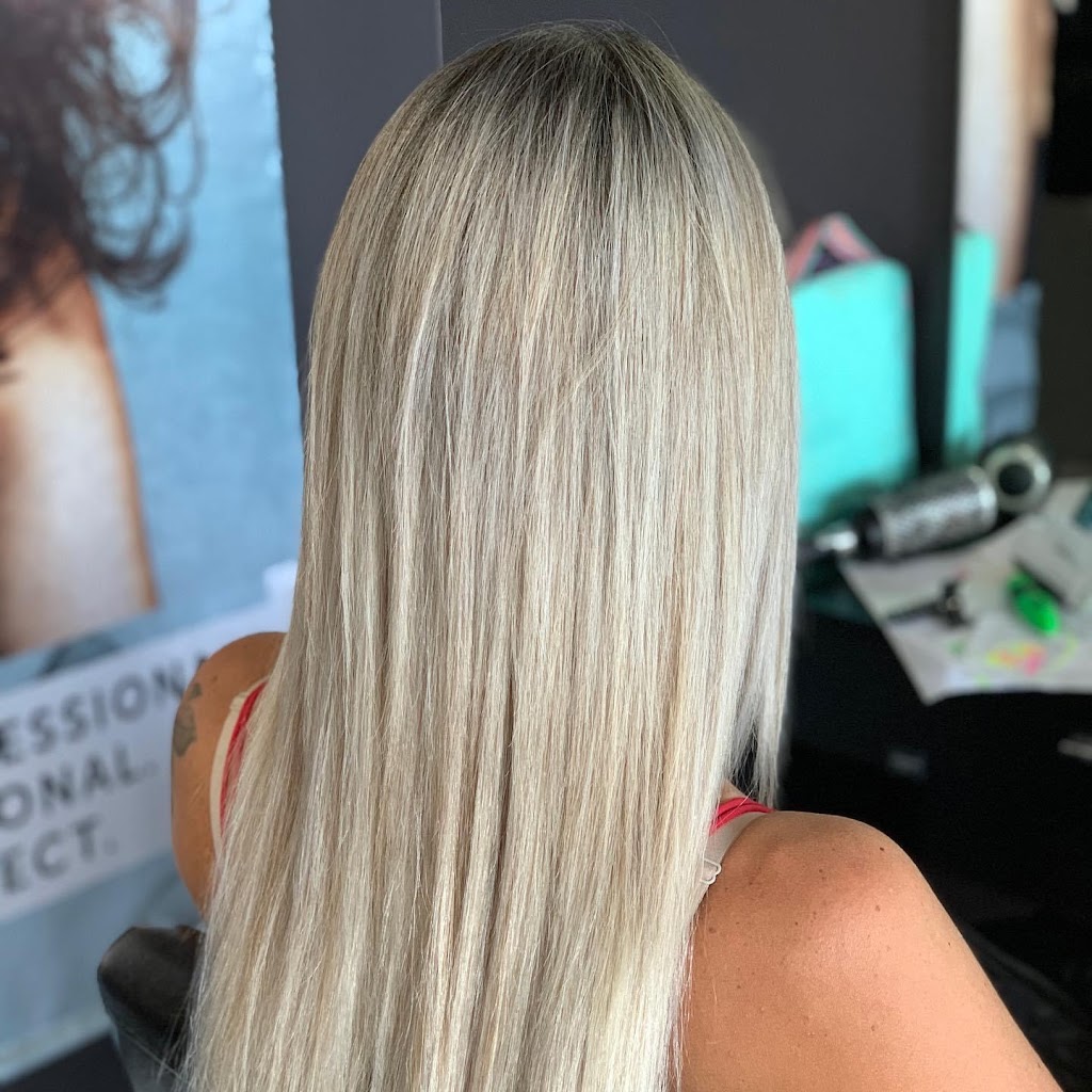 Hair on Vaughan | 64 Vaughan Dr, Ormeau QLD 4208, Australia | Phone: 0410 620 424