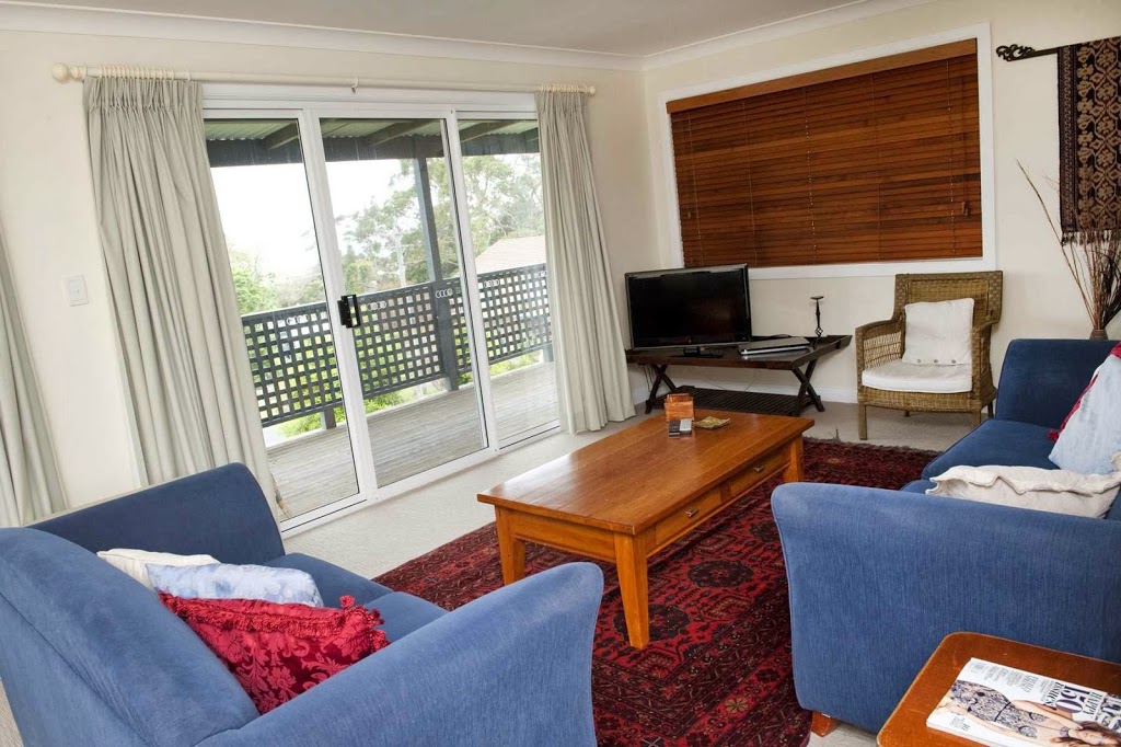 Bowen View | lodging | 51 Tulip St, Hyams Beach NSW 2540, Australia | 0488777944 OR +61 488 777 944