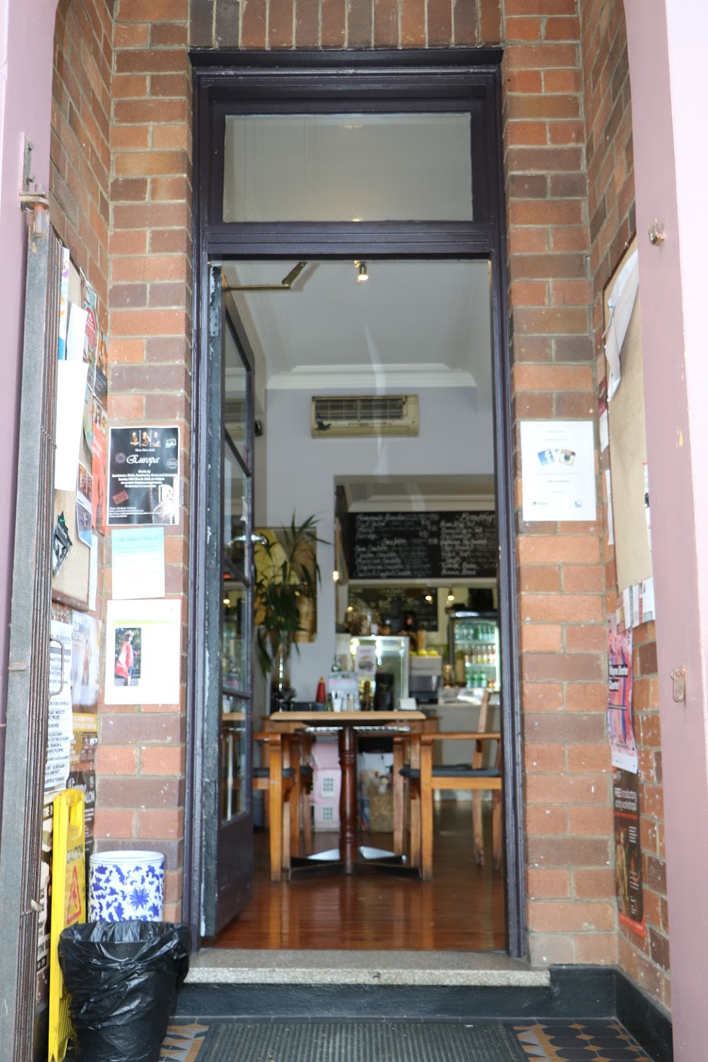 Café on Johnston | 1/63 Johnston St, Annandale NSW 2038, Australia | Phone: (02) 9660 5103