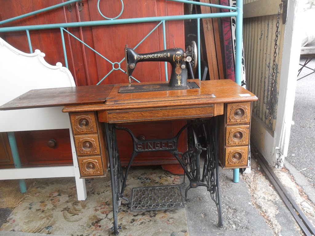 Oldfields Antique Market | furniture store | 1-9 Woolnough Rd, Semaphore SA 5019, Australia | 0882420000 OR +61 8 8242 0000