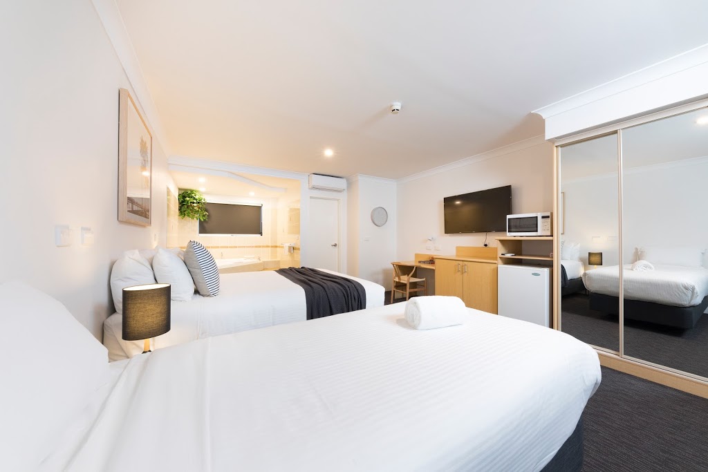 Hotel Forster | 26 The Lakes Way, Forster NSW 2428, Australia | Phone: (02) 6554 8100