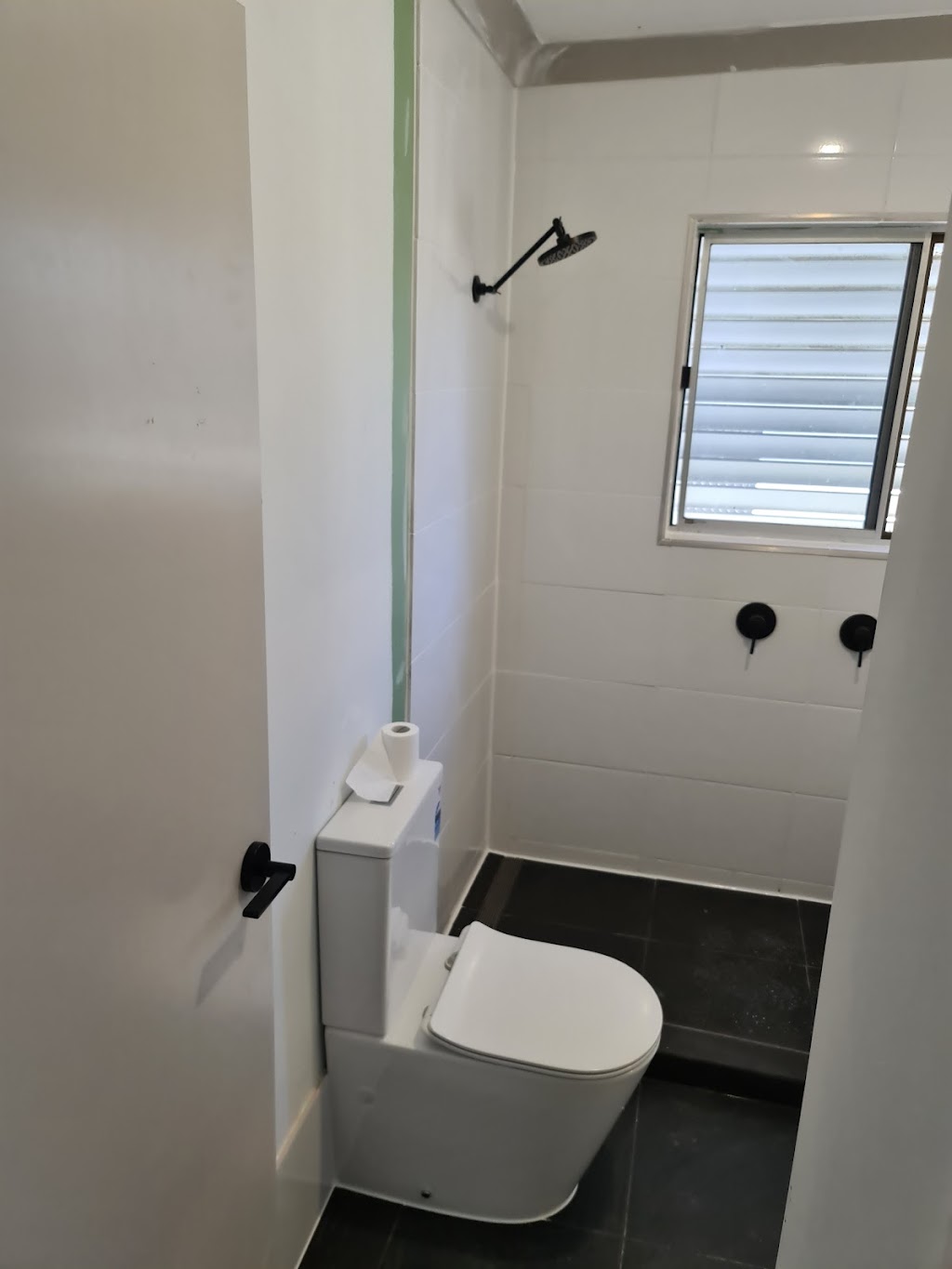 JLB Handyman | 12 Heather Ct, Woodford QLD 4514, Australia | Phone: 0434 558 998