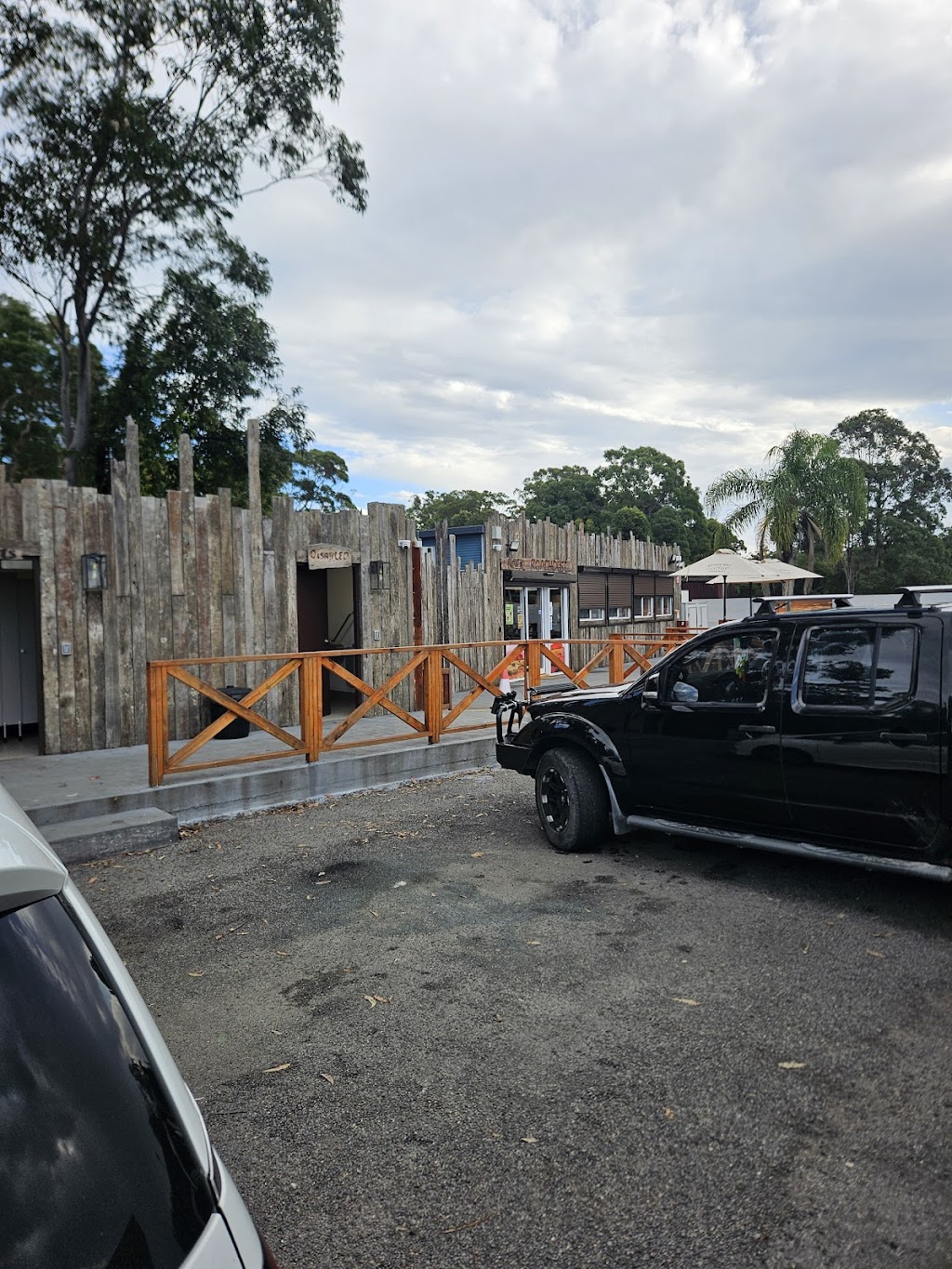 The Rock Roadhouse | 652 Gooreengi Rd, North Arm Cove NSW 2324, Australia | Phone: 0477 949 002