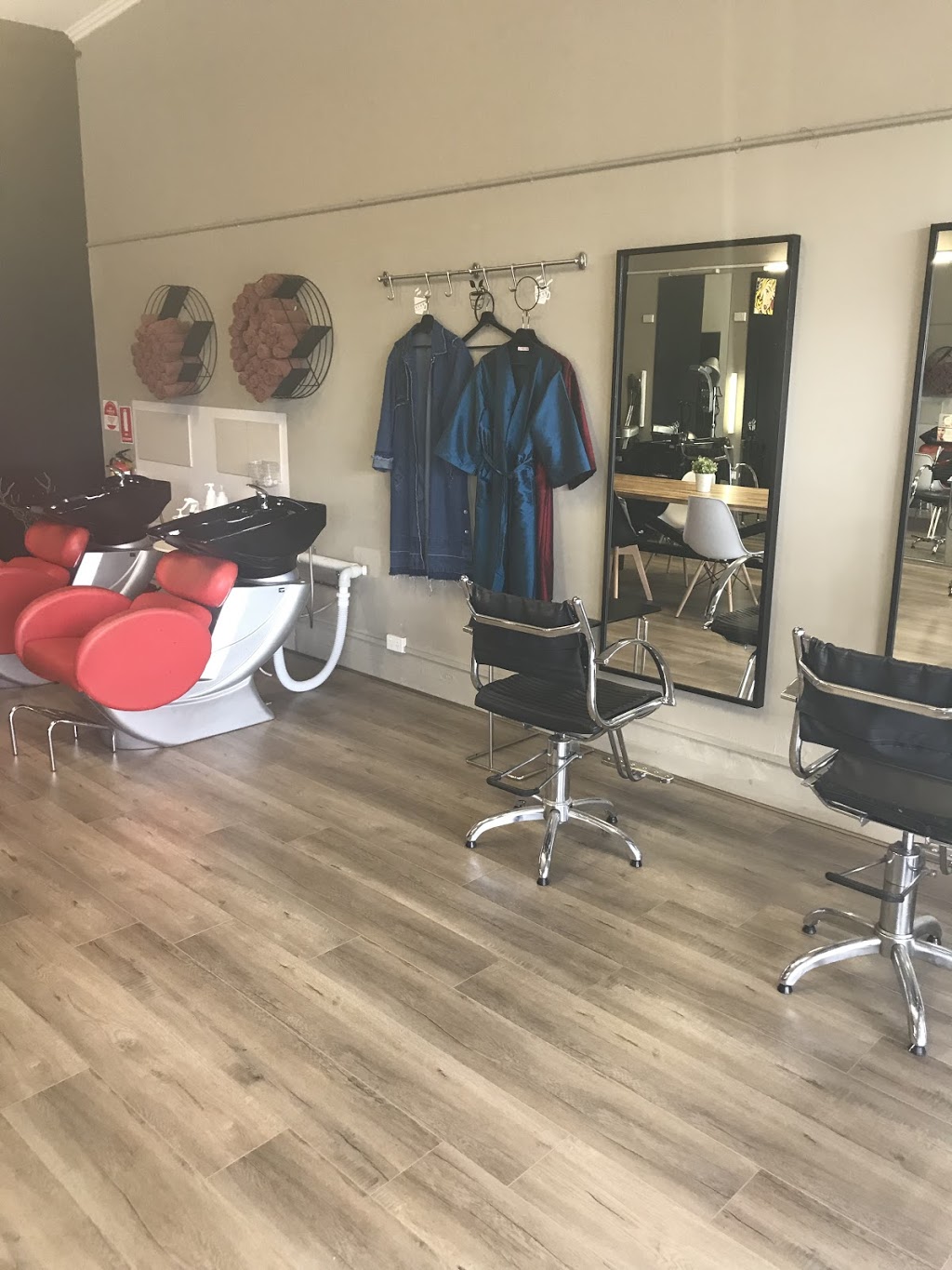 Pom Pom Hair & Beauty Salon | 509 High St Rd, Mount Waverley VIC 3149, Australia | Phone: (03) 9807 0222
