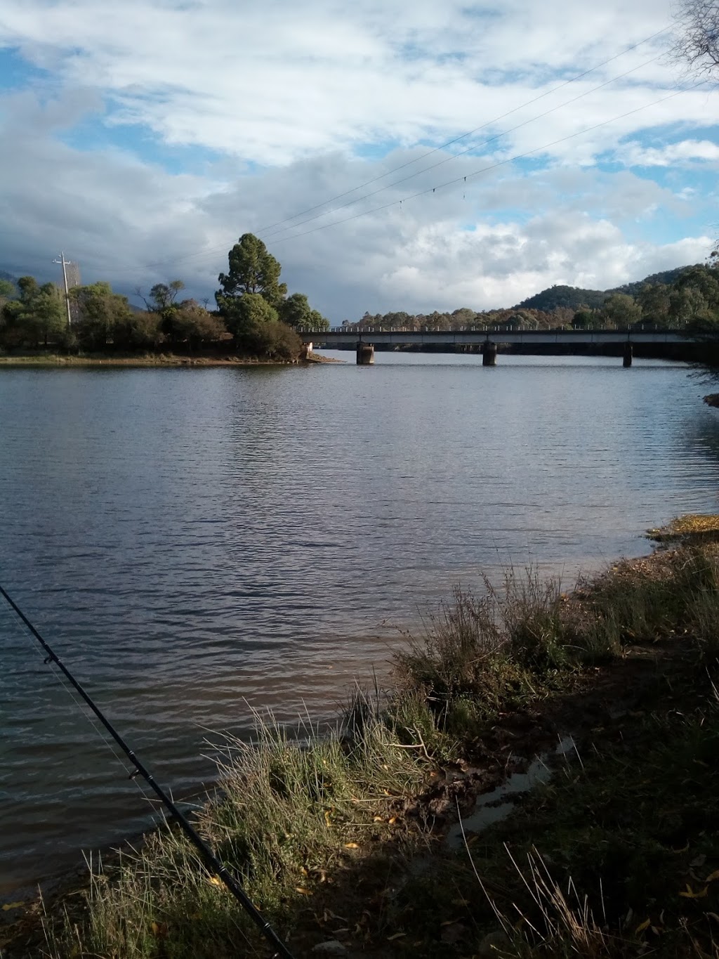 Eildon Bakery Cafe | cafe | 10 Main St, Eildon VIC 3713, Australia | 0357742362 OR +61 3 5774 2362