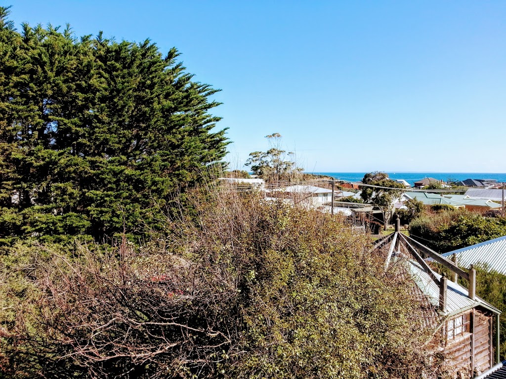 By The Seaside Accommodation | lodging | 18 Nunns Rd, Mornington VIC 3931, Australia | 0359771475 OR +61 3 5977 1475