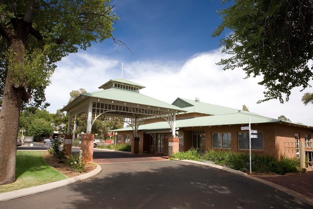 Victoria Park Nursing Home & Hostel - Southern Cross Care WA | health | 1 Croesus St, Kalgoorlie WA 6430, Australia | 0890211322 OR +61 8 9021 1322