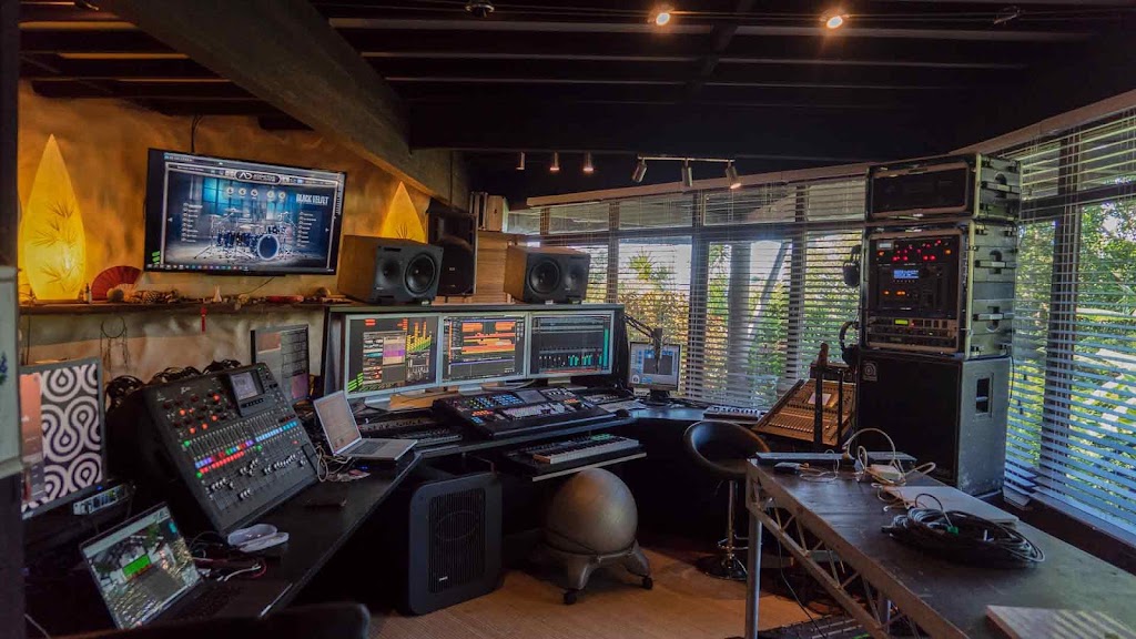 Crystal Grid - Studios & Events | 127 Cedar Rd, Entrance 1st Left on, Lot 21 Marri Ave, Wilsons Creek NSW 2482, Australia | Phone: (02) 6684 0066