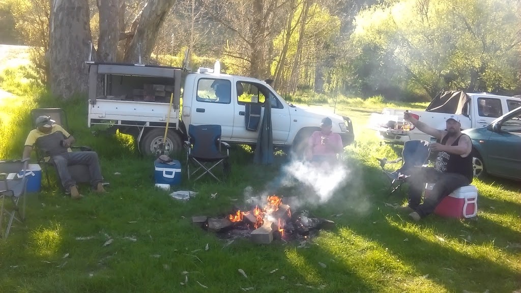 Pigs Point | campground | LOT 2 Omeo Hwy, Tallangatta South VIC 3701, Australia